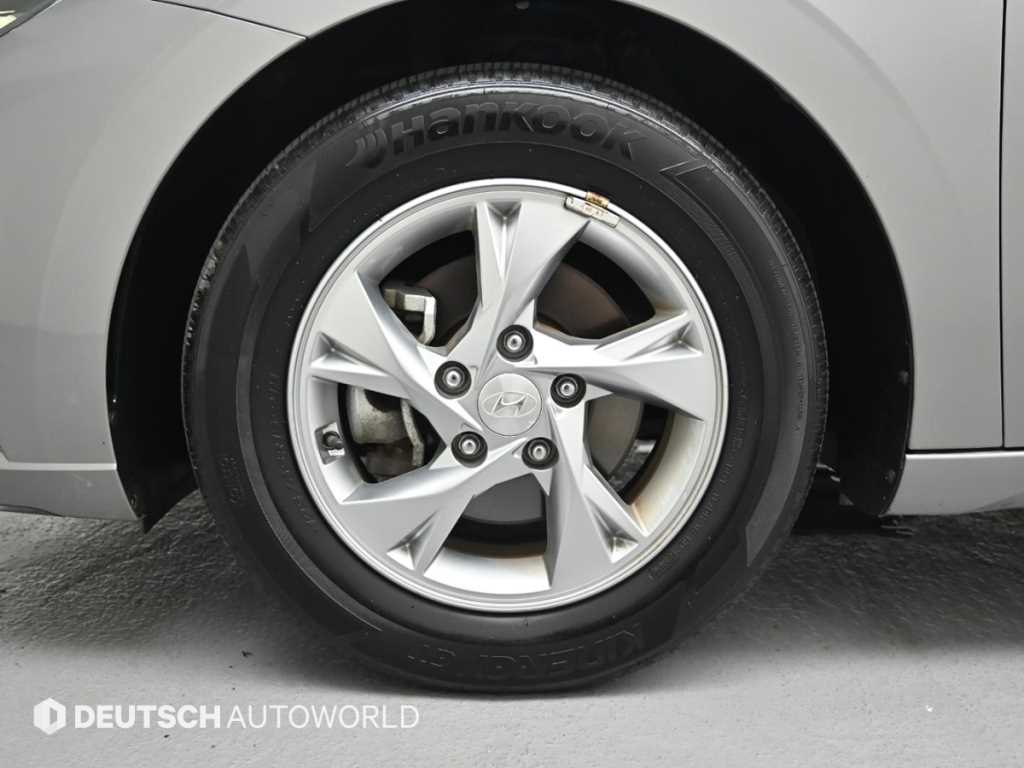 Hyundai Avante — photo 19