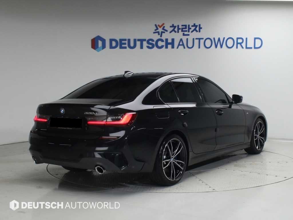 BMW 3-Series — photo 02
