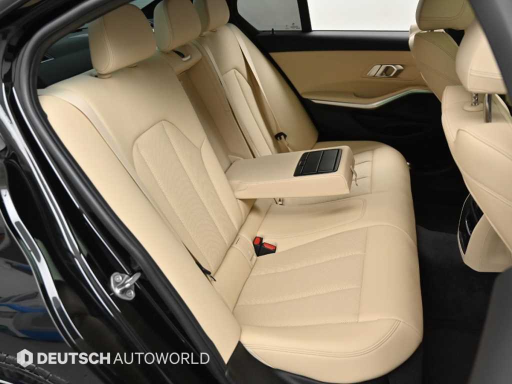 BMW 3-Series — photo 12