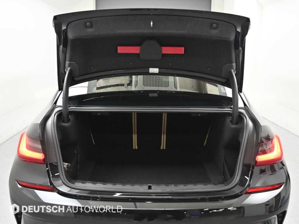 BMW 3-Series — photo 19