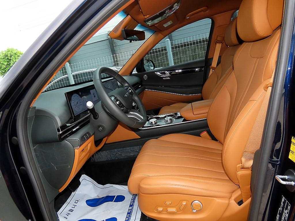 Genesis GV80 — photo 05