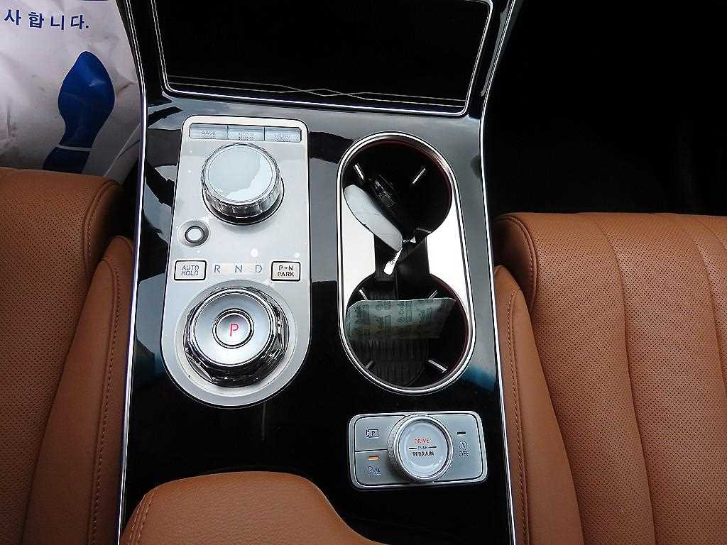 Genesis GV80 — photo 10