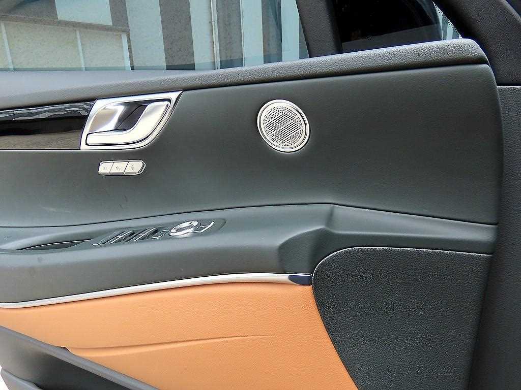Genesis GV80 — photo 11