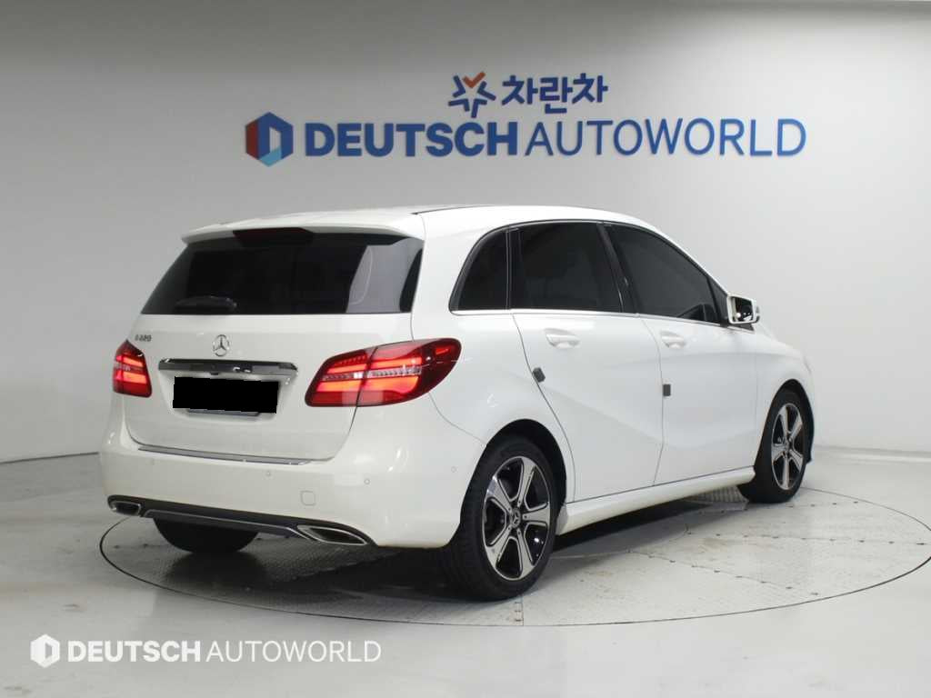 Mercedes-Benz B-Class — photo 02