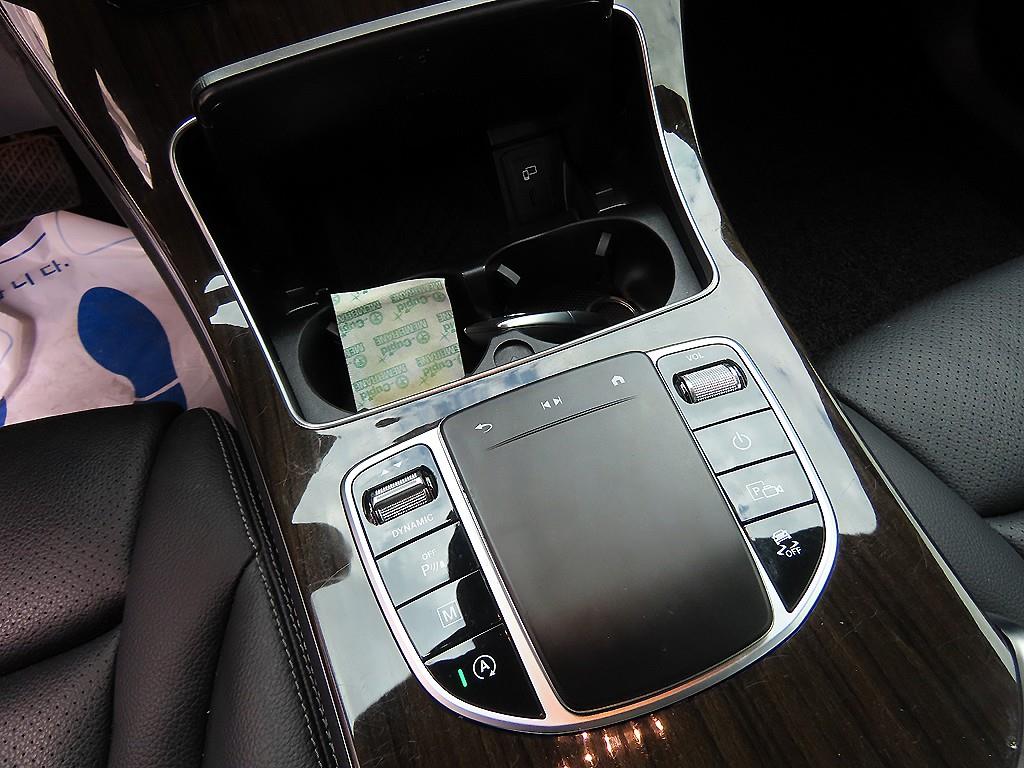 Mercedes-Benz GLC-Class — photo 12