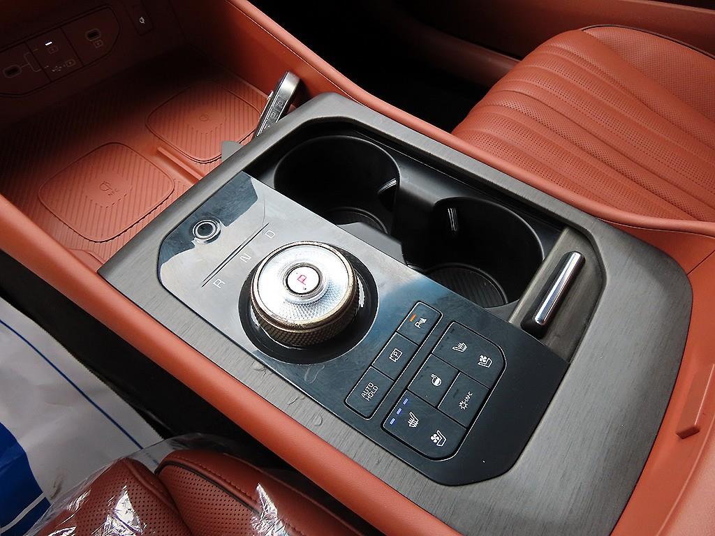 Kia K8 — photo 10