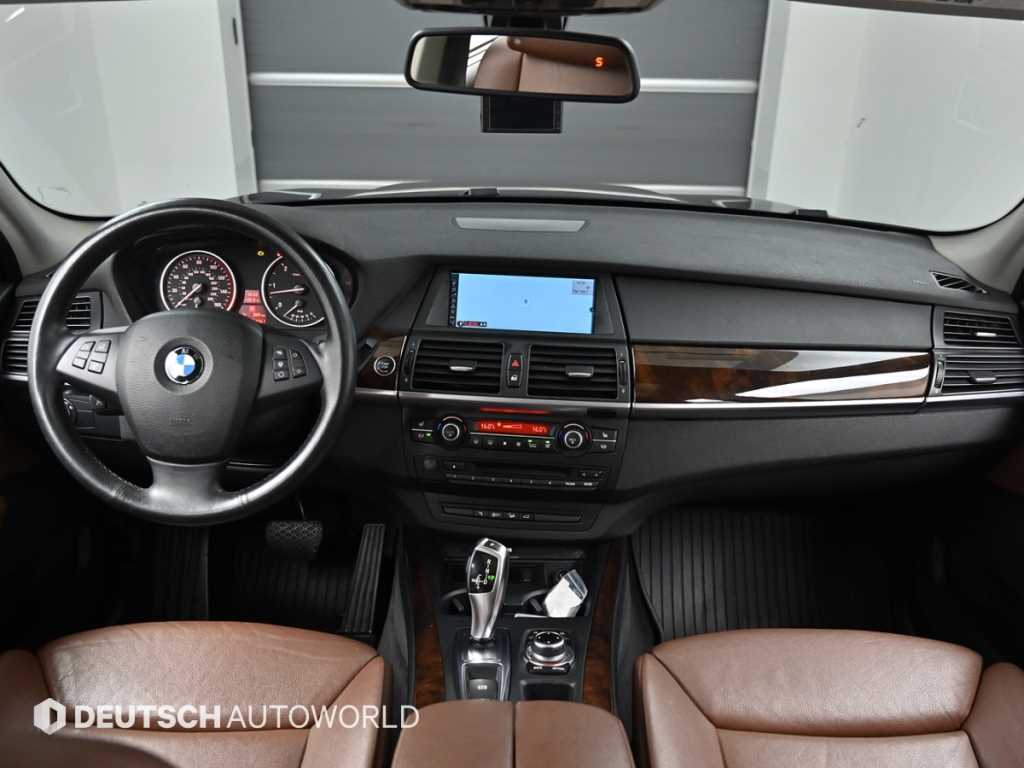 BMW X5 — photo 07
