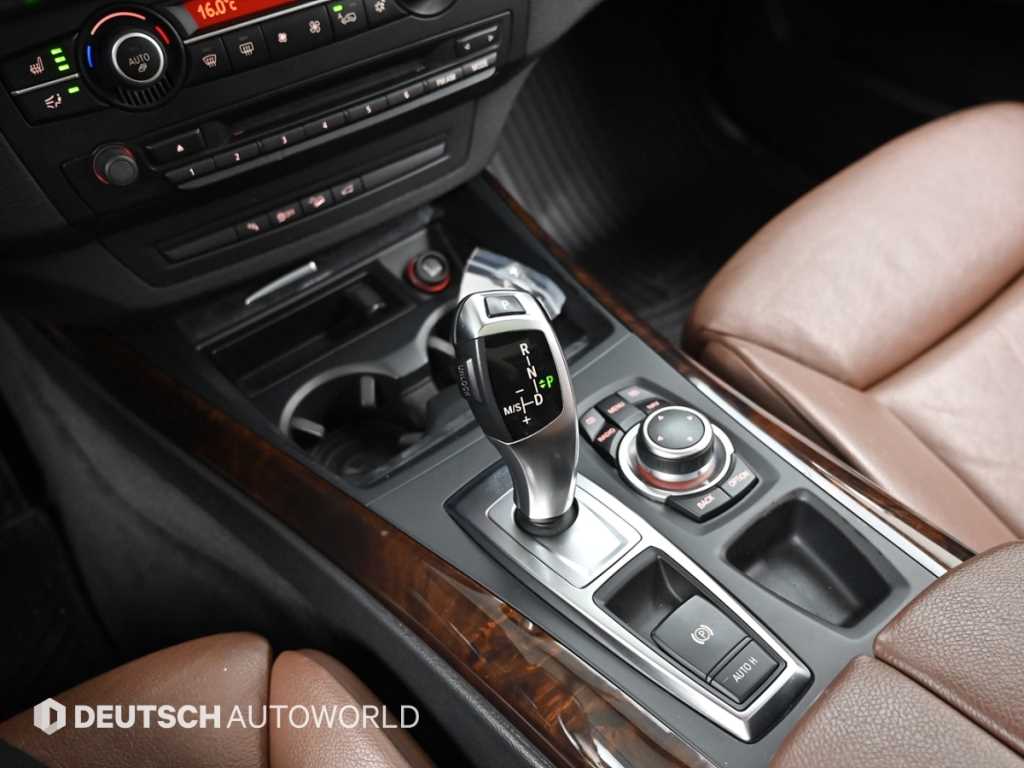 BMW X5 — photo 09