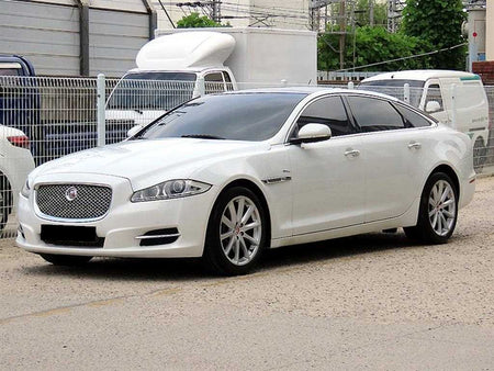 Jaguar XJ — photo 02