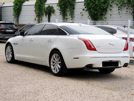 Jaguar XJ — photo 03