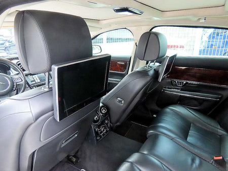 Jaguar XJ — photo 15