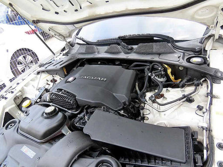 Jaguar XJ — photo 19