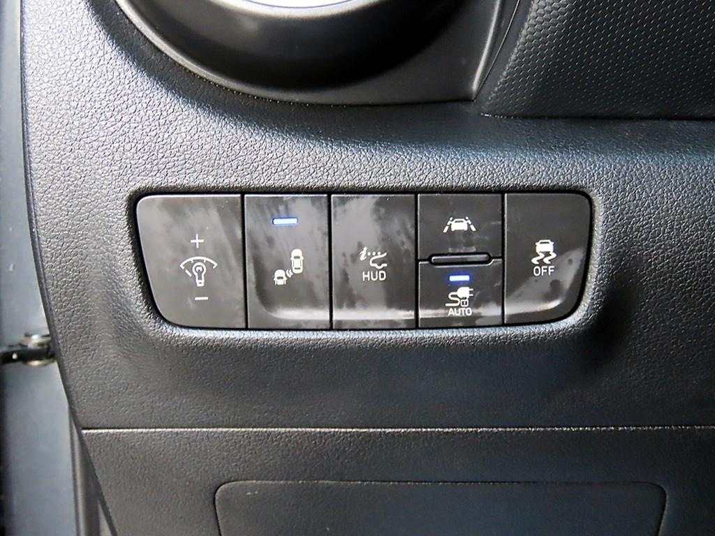 Hyundai Kona — photo 12