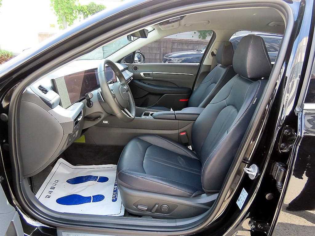 Hyundai Sonata — photo 05