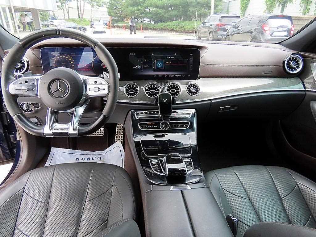 Mercedes-Benz CLS-Class — photo 07