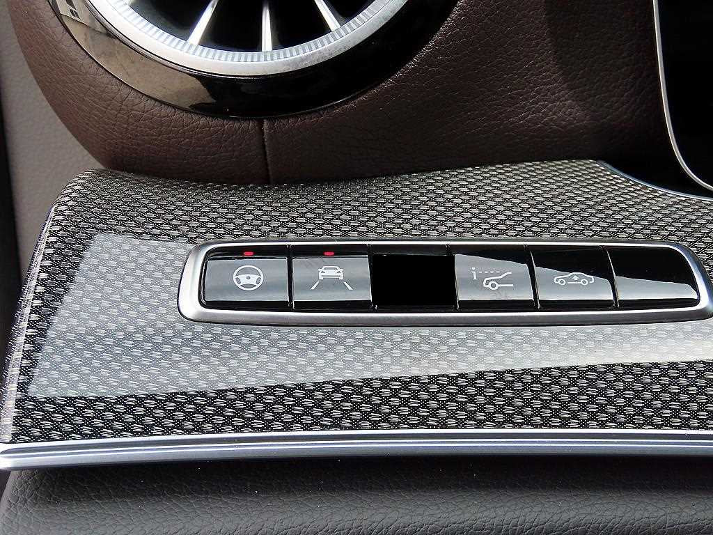 Mercedes-Benz CLS-Class — photo 12