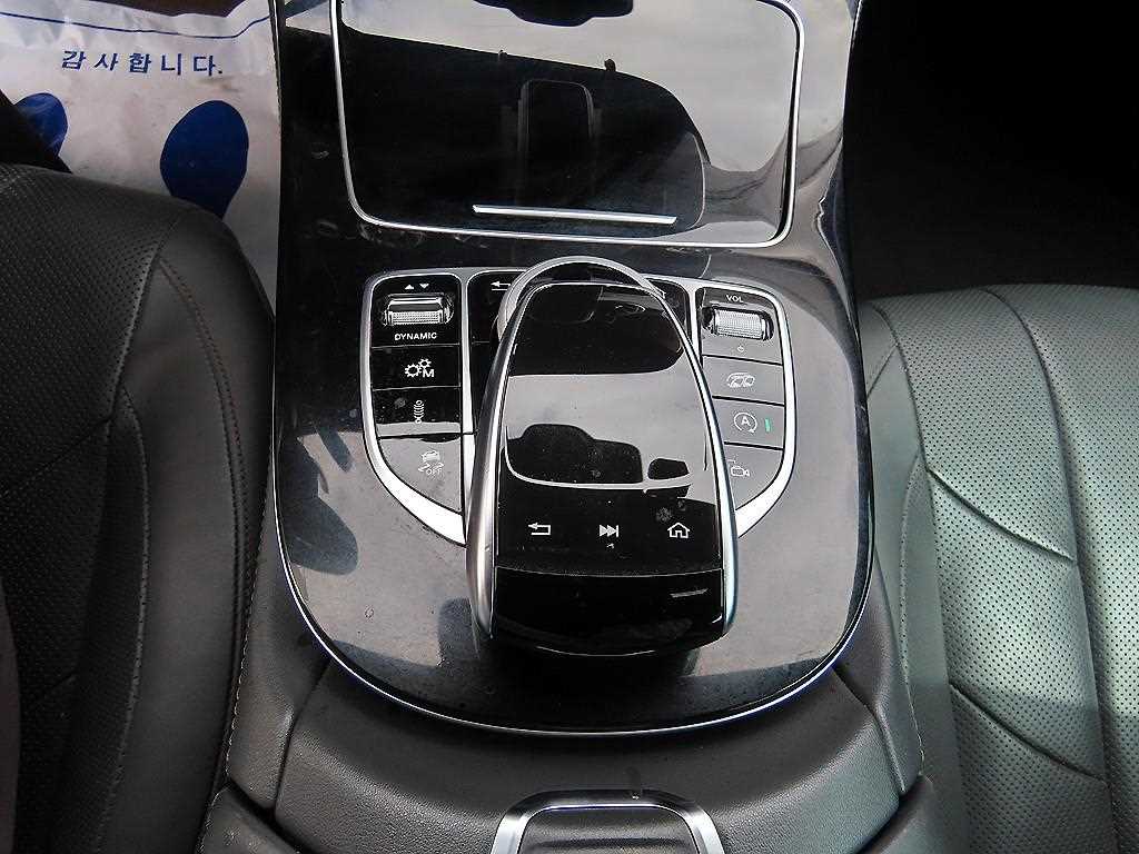 Mercedes-Benz CLS-Class — photo 13