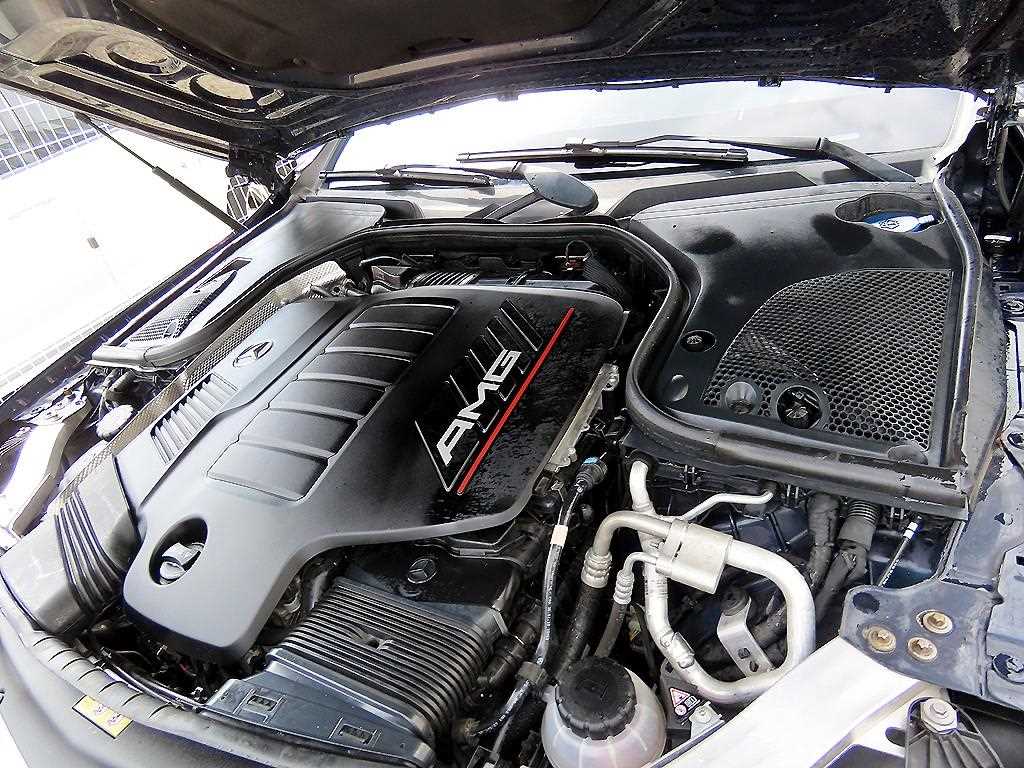 Mercedes-Benz CLS-Class — photo 19