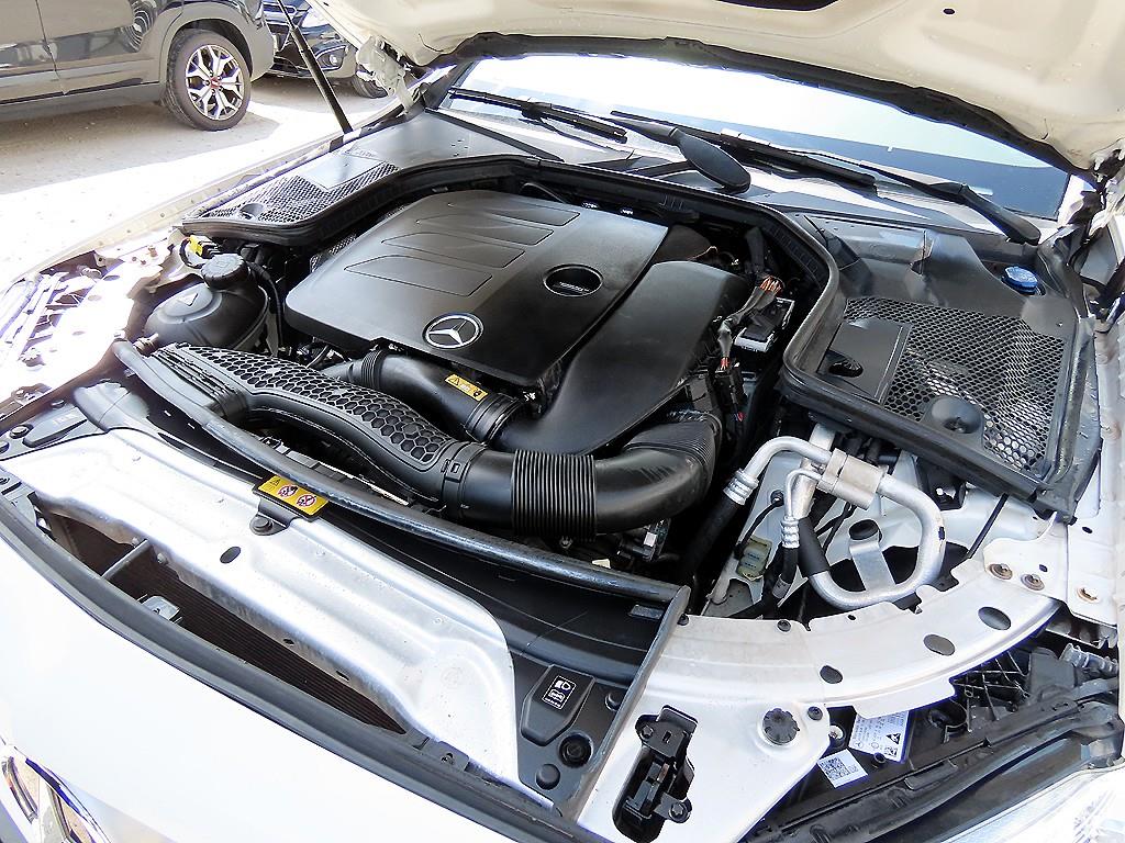 Mercedes-Benz C-Class — photo 19