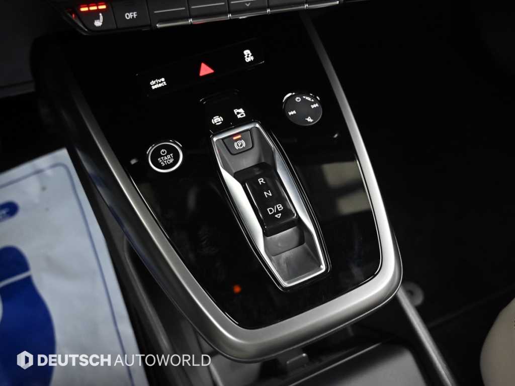Audi Q4 e-tron — photo 09