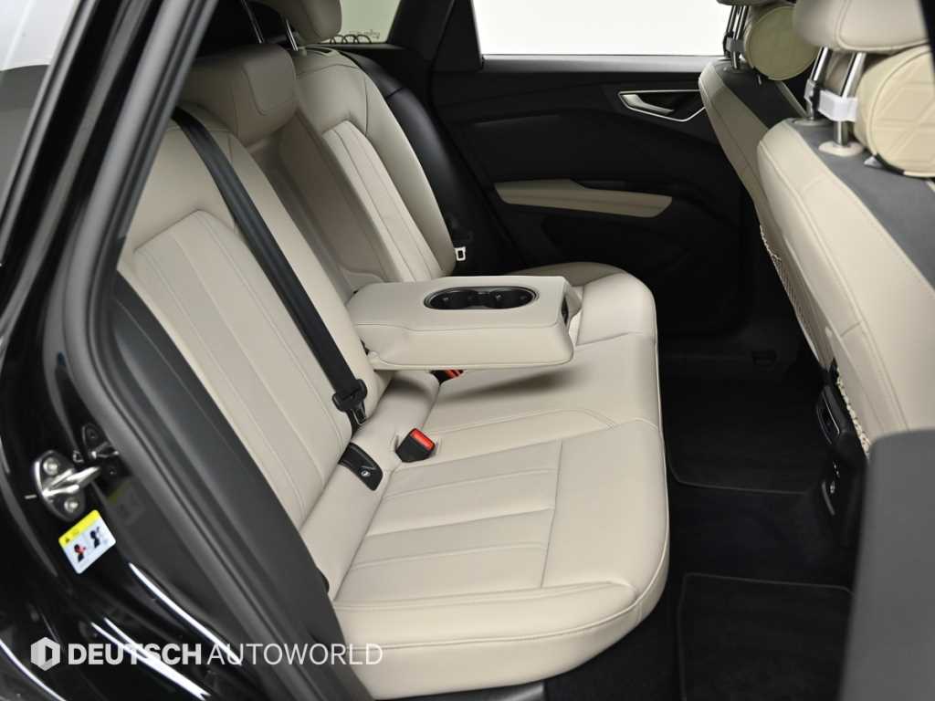 Audi Q4 e-tron — photo 12
