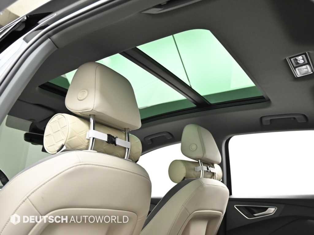 Audi Q4 e-tron — photo 18