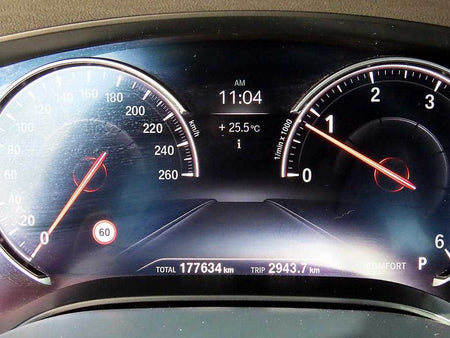 BMW 5-Series — photo 09