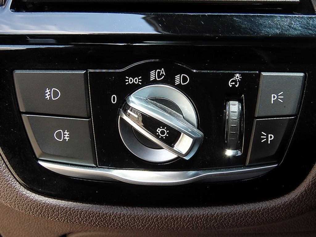 BMW 5-Series — photo 13