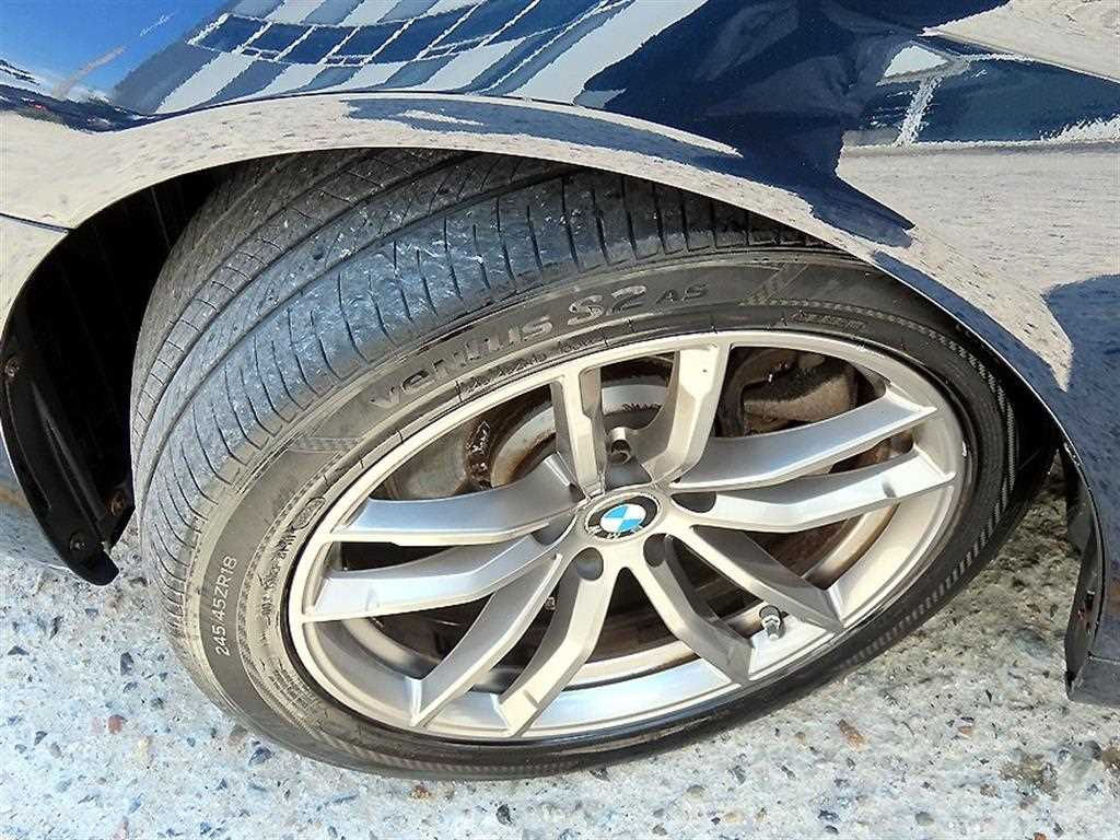 BMW 5-Series — photo 20