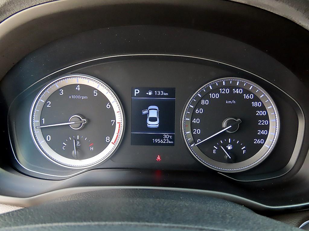 Hyundai Grandeur — photo 09