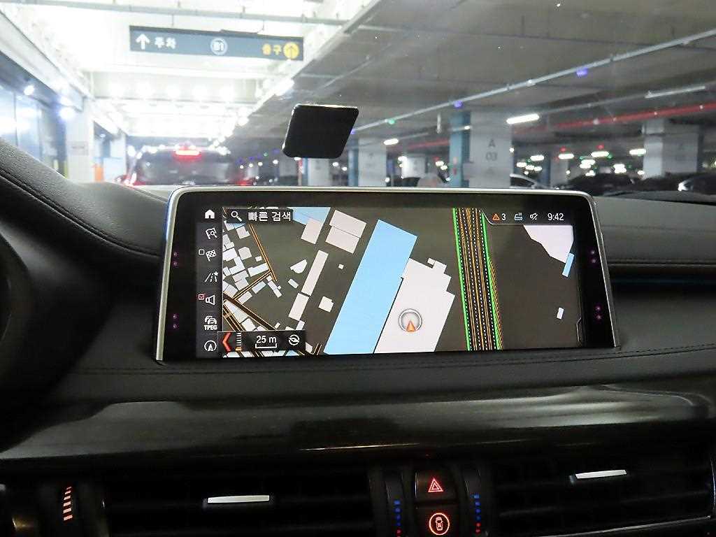BMW X6 — photo 13