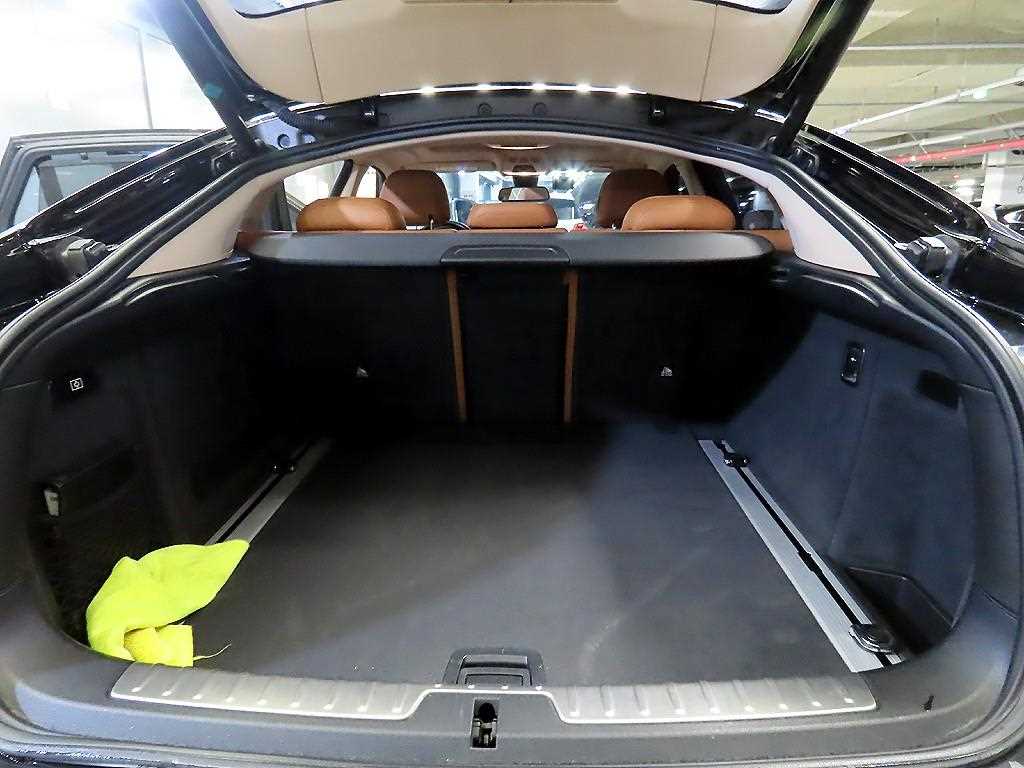 BMW X6 — photo 16