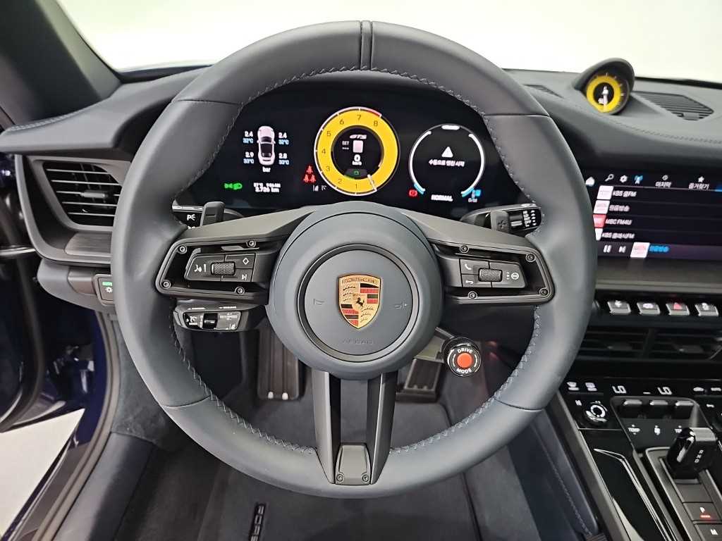 Porsche 911 — photo 09