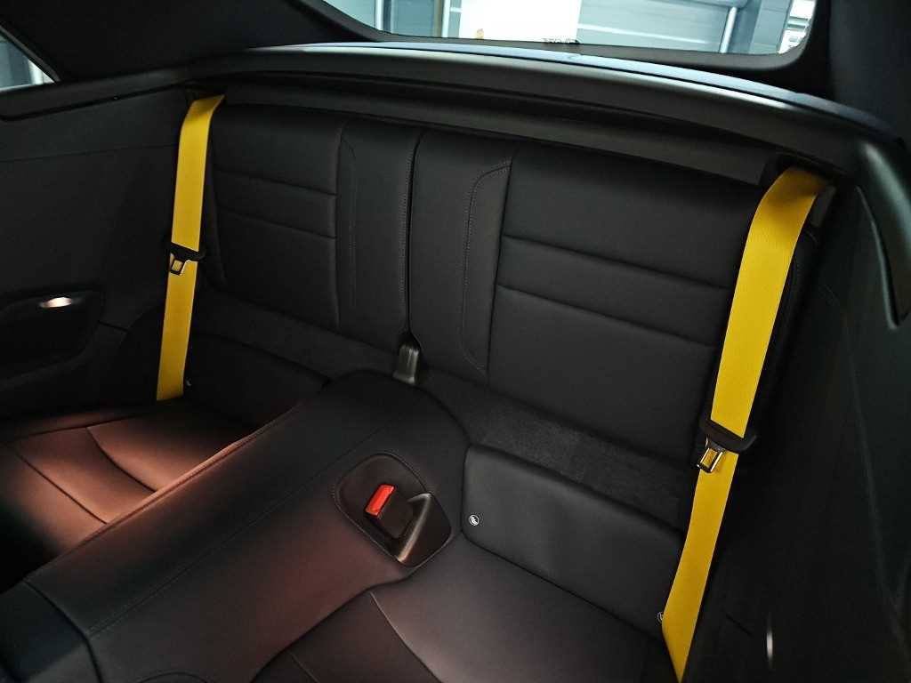 Porsche 911 — photo 12