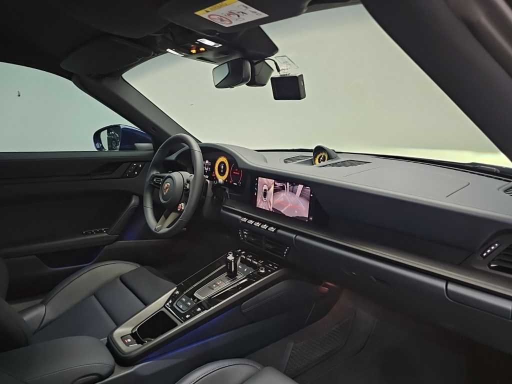 Porsche 911 — photo 19