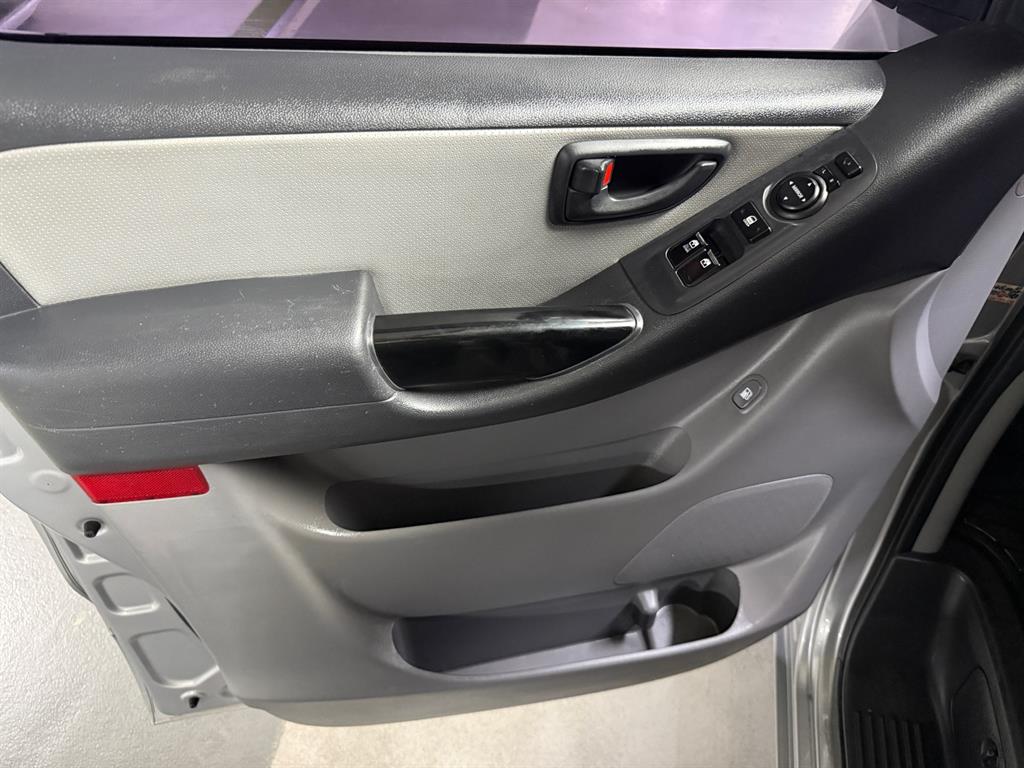 Hyundai Starex — photo 06