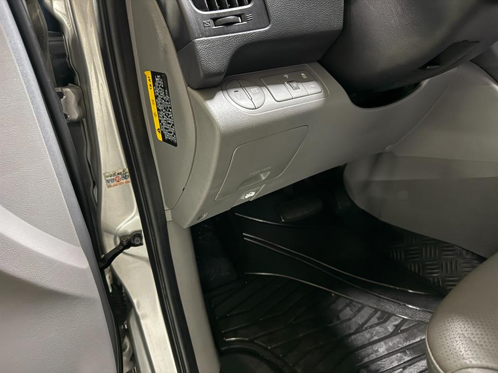 Hyundai Starex — photo 07