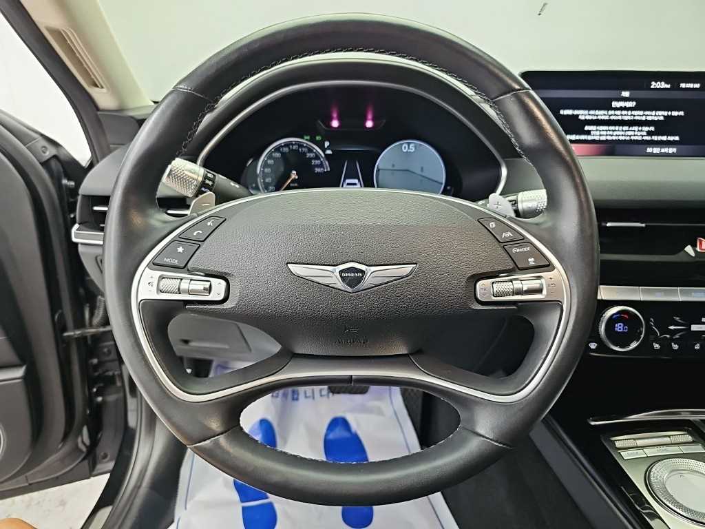 Genesis G80 — photo 09