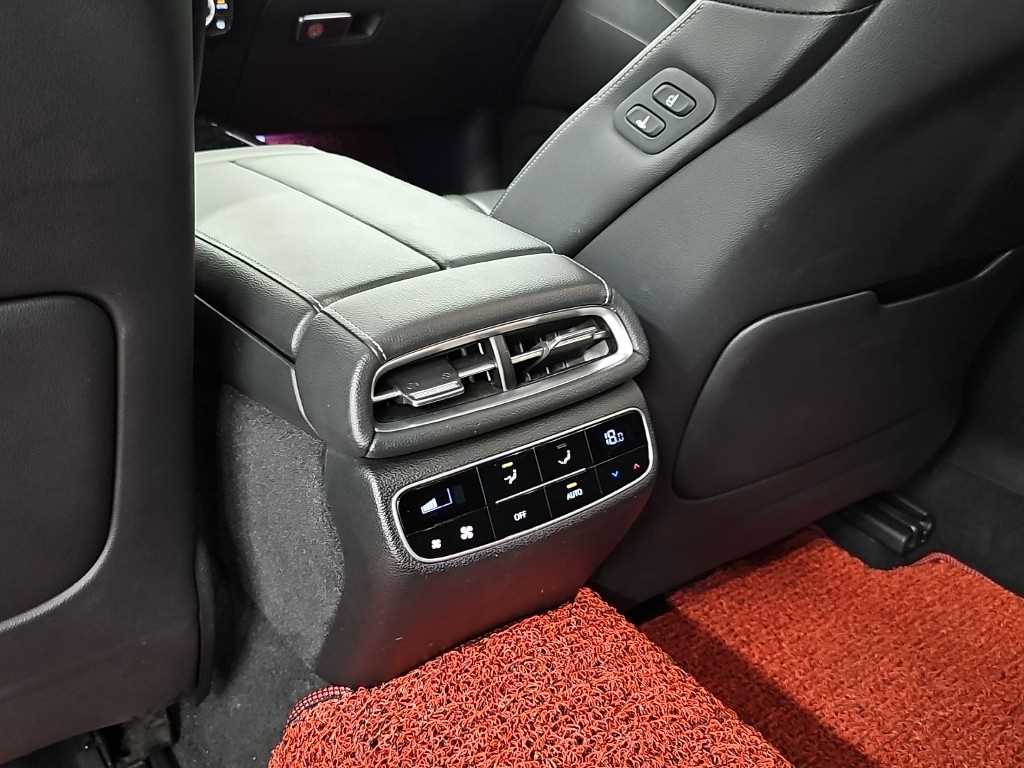Genesis G80 — photo 13