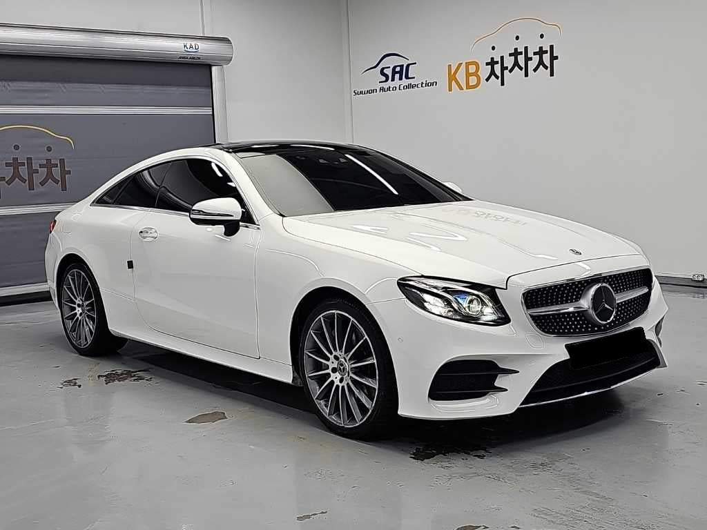 Mercedes-Benz E-Class — photo 04