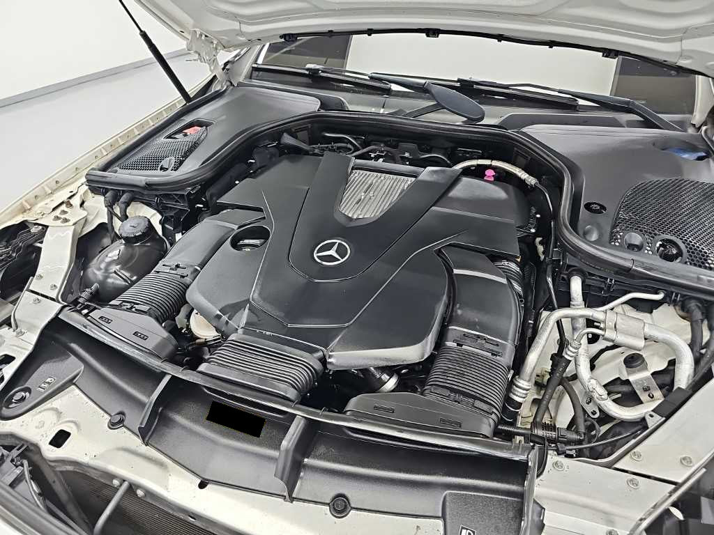 Mercedes-Benz E-Class — photo 05
