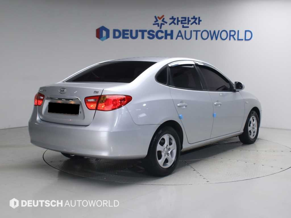 Hyundai Avante — photo 02