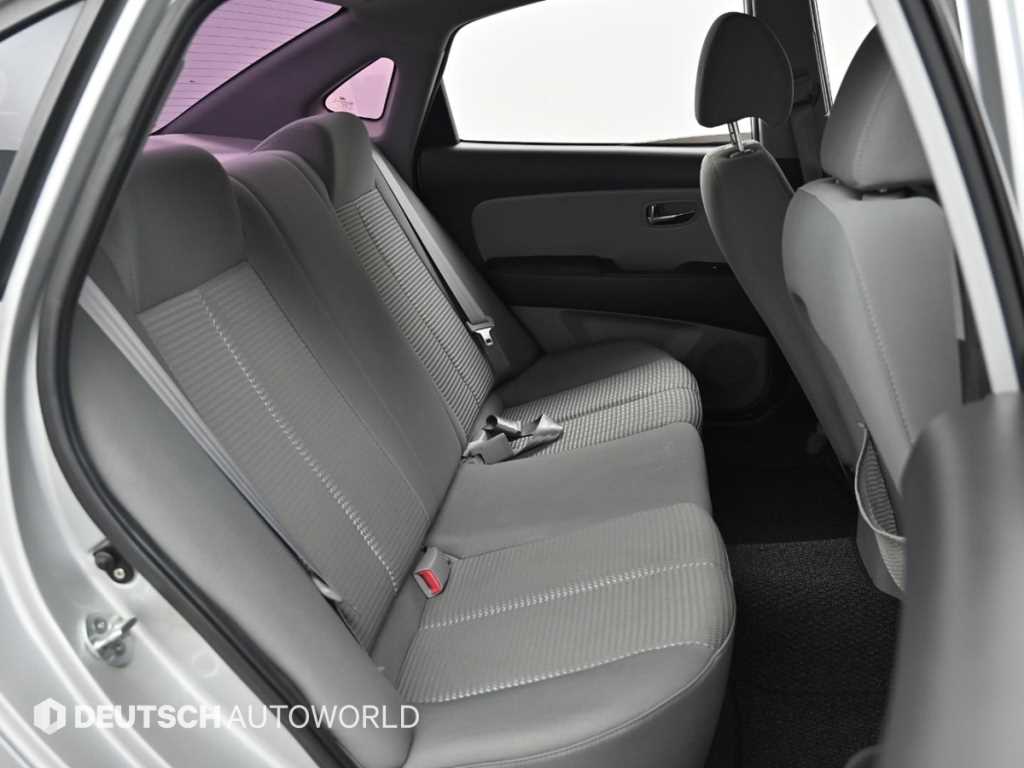 Hyundai Avante — photo 12