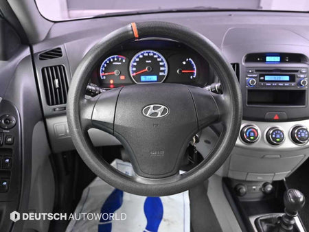 Hyundai Avante — photo 13