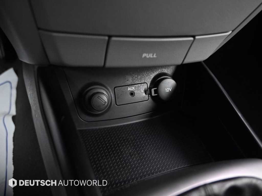 Hyundai Avante — photo 17