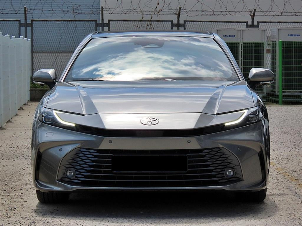Toyota Camry — photo 01