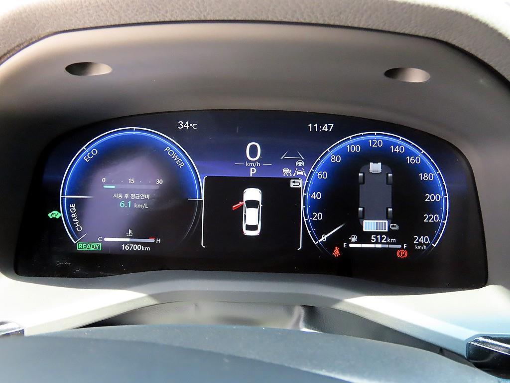 Toyota Camry — photo 09
