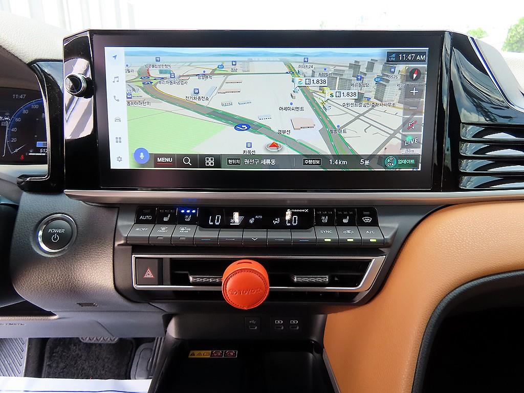Toyota Camry — photo 14