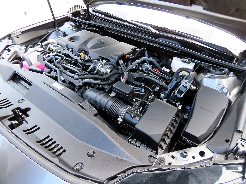 Toyota Camry — photo 19