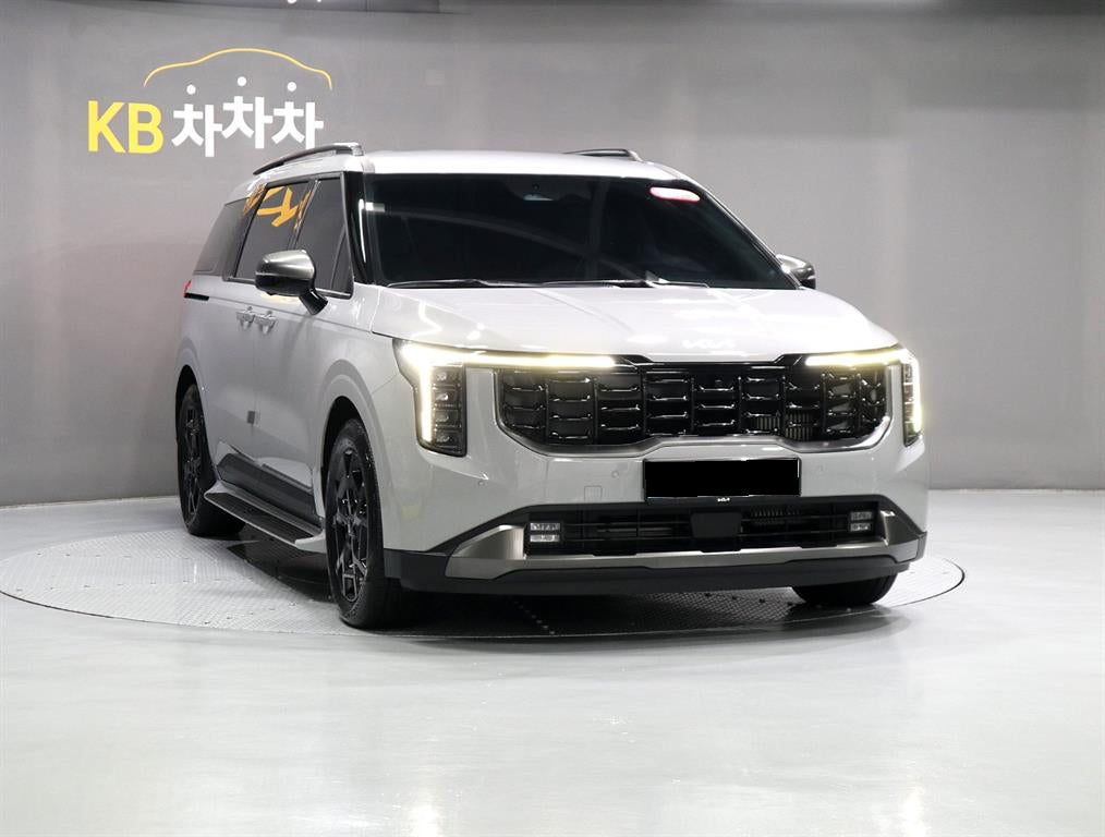 Kia Carnival — photo 02